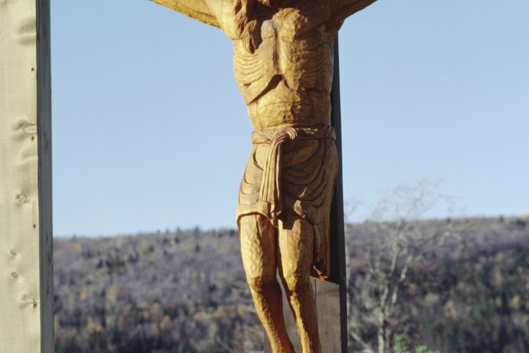 La crucifixión y la laceración de Cristo que aparece en el Nuevo Testamento de Cristo es profetizada en el Antiguo.