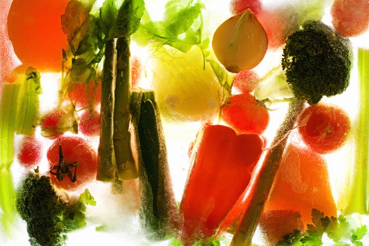 Puedes cocinar las verduras congeladas en el microondas.