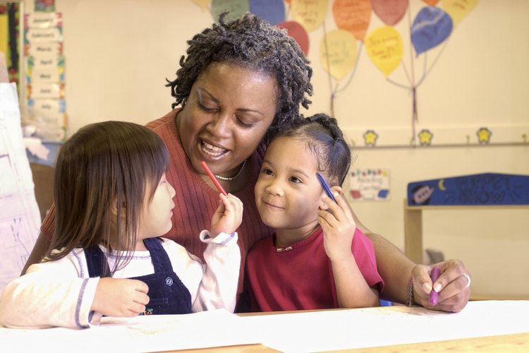 Los preescolares se conectan a ideas maduras a través de un aprendizaje práctico.