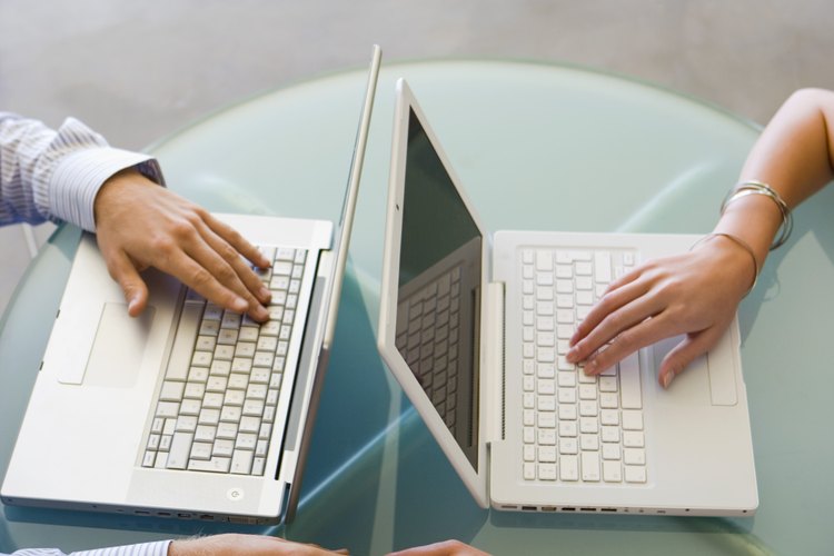 El romance en la oficina puede interrumpir el flujo de trabajo.