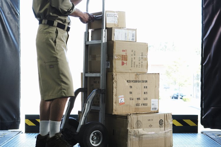 Si estás buscando empleo, debes aplicar para una posición en la página web de UPS.