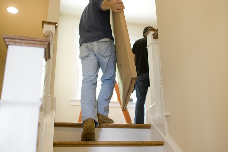 Sube con cuidado tus muebles.