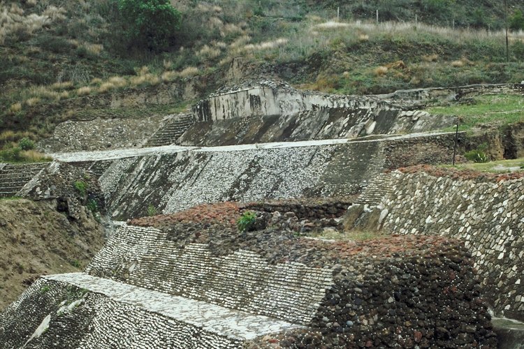 En Cholula murieron más de 30 mil personas.