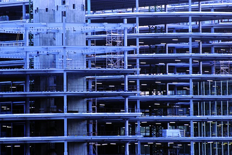 Las estructuras de acero de ingeniería requieren muchos cálculos específicos.