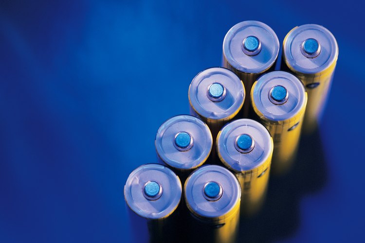 Las sirenas y teclados DSC utilizan baterías AA de 1,5 V.