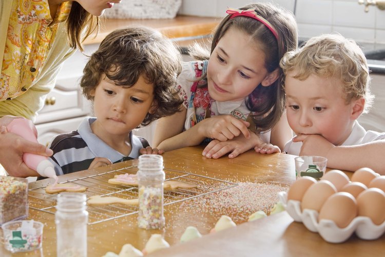 Todos pueden aprender a hornear galletas con formas.