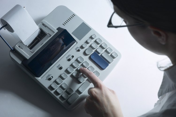 Los contables del gobierno analizan los registros financieros de las agencias del gobierno y llevan a cabo las auditorías de las empresas privadas.