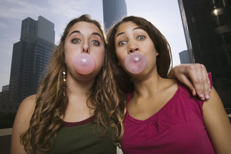 El chicle globo puede hacer un sonido de "pop".