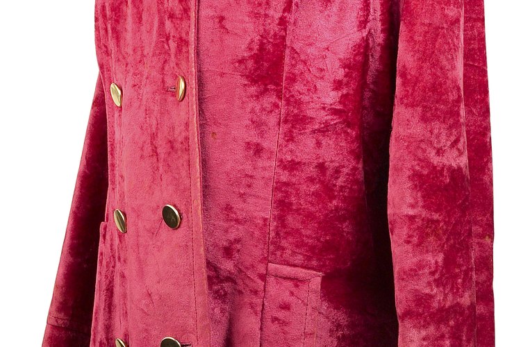 La ropa de terciopelo se ve y se siente lujosa.