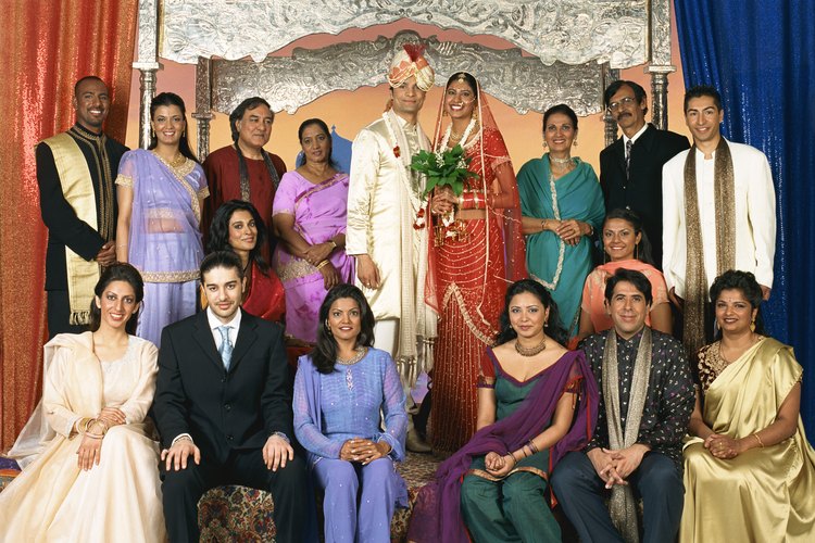 Las costumbres que rodean las bodas varían entre las diferentes culturas.