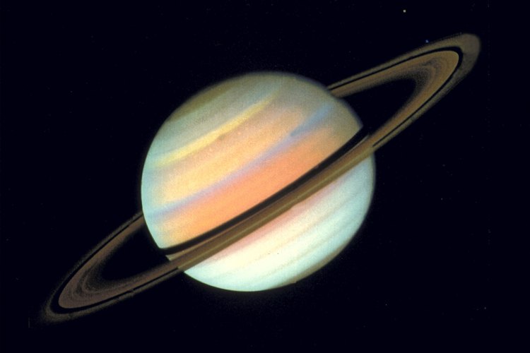 Ayuda a tu hijo a que aprenda sobre Saturno a través de una actividad de
