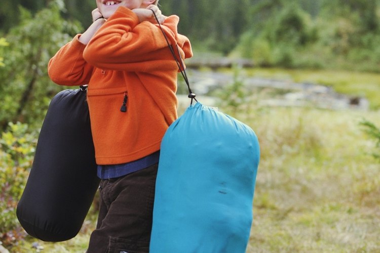 Un equipo personal puede hacer un viaje de campamento aún más emocionante para un niño.