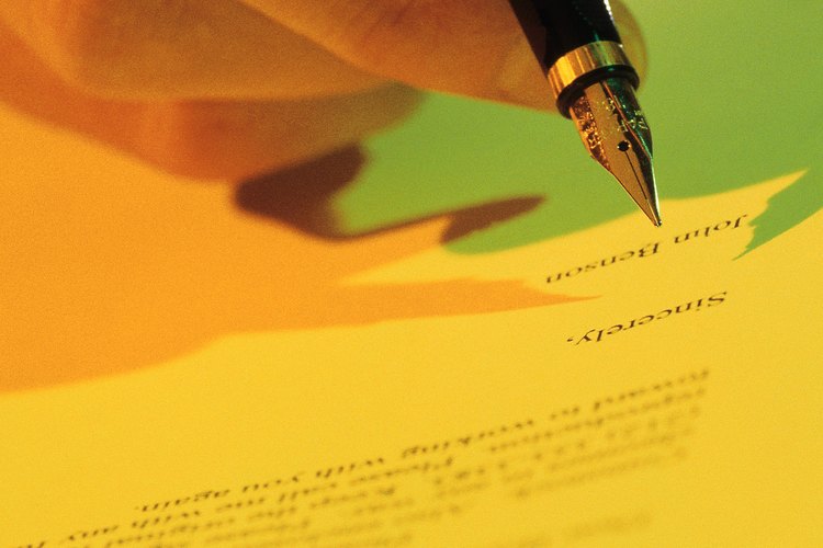 Los empleados que necesitan una licencia médica para ausentarse del trabajo hacen el pedido al empleador mediante una carta.