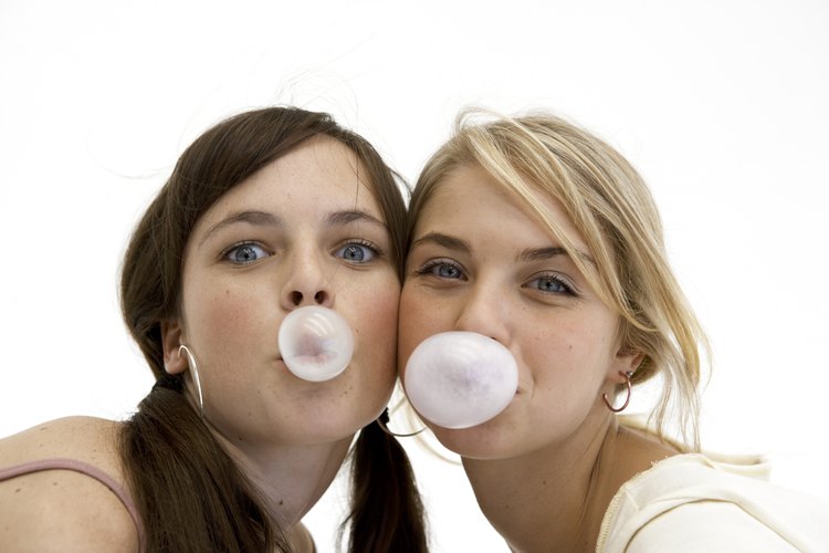 Puede ser difícil relacionarse con las adolescentes.