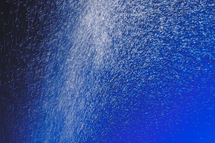 Los humidificadores liberan pequeñas gotas de agua en el aire.