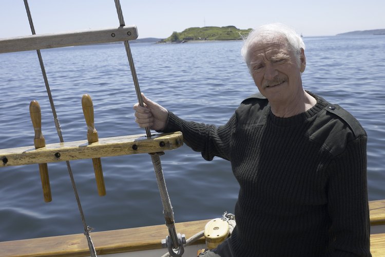El sueldo de un marino mercante depende de una variedad de factores.