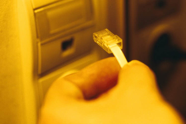 Algunos tipos de cables transportan los datos más rápidamente que otros.
