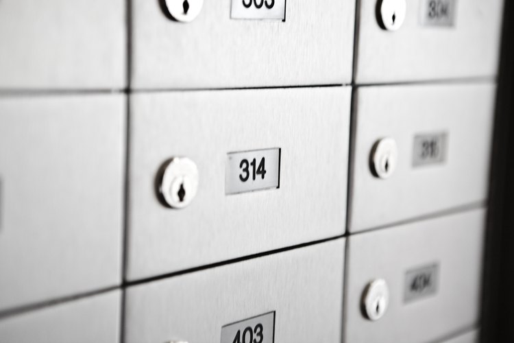 Puedes rentar un apartado postal en Miami por un año o seis meses a la vez.