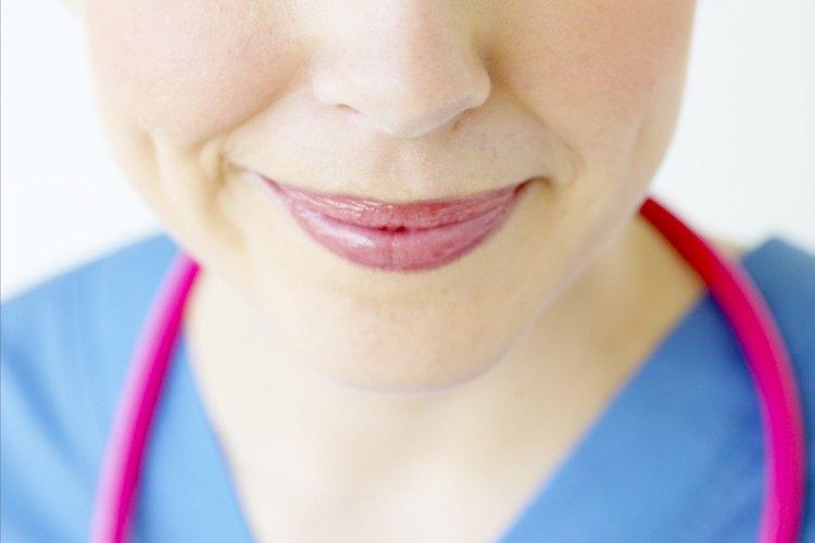 Dirígete a un doctor con el título formal de "Dr."