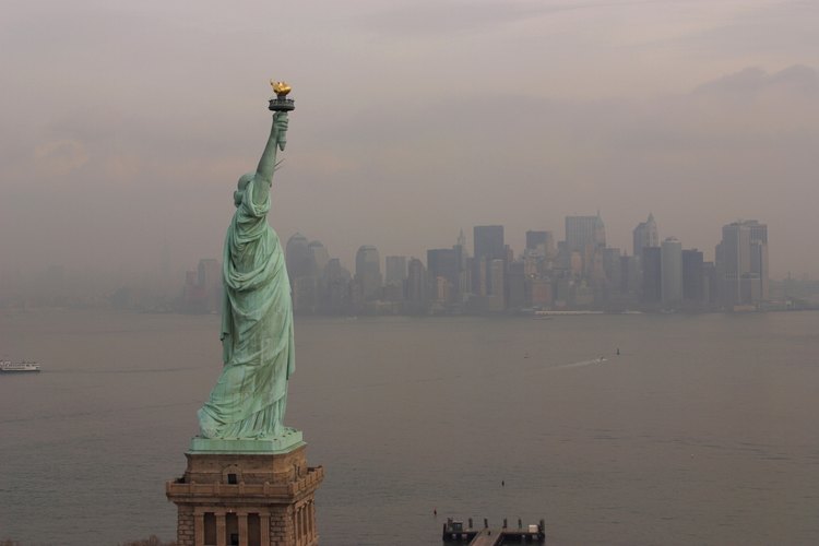 La ciudad de Nueva York se encuentra rodeada de ríos y bahías centelleantes.