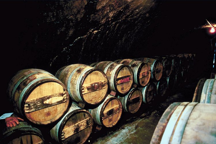Los barriles de vino se pueden reciclar luego de que los vinos acaban con ellos.
