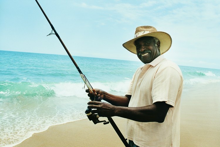 La playa es sólo uno de los muchos lugares de pesca en la isla de Galveston.