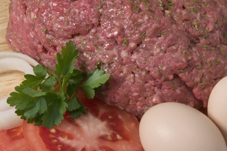 La carne molida puede avivar el sabor del arroz cuando la condimentas.