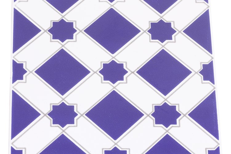 Deja que las baldosas de porcelana embellezcan tus paredes o pisos.