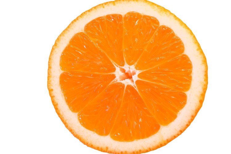 Las naranjas tienen ácido cítrico.