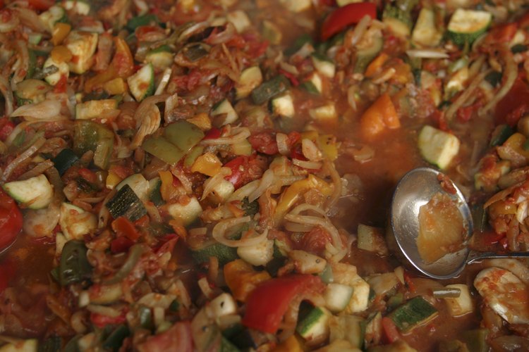 La paella es sazonada con el mismo conjunto de especias.
