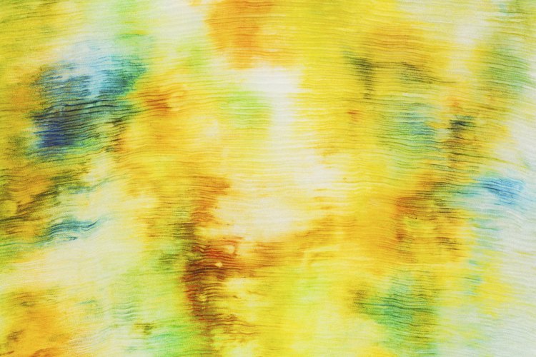 La pintura textil se puede aplicar con pincel, aerógrafo o sellos.
