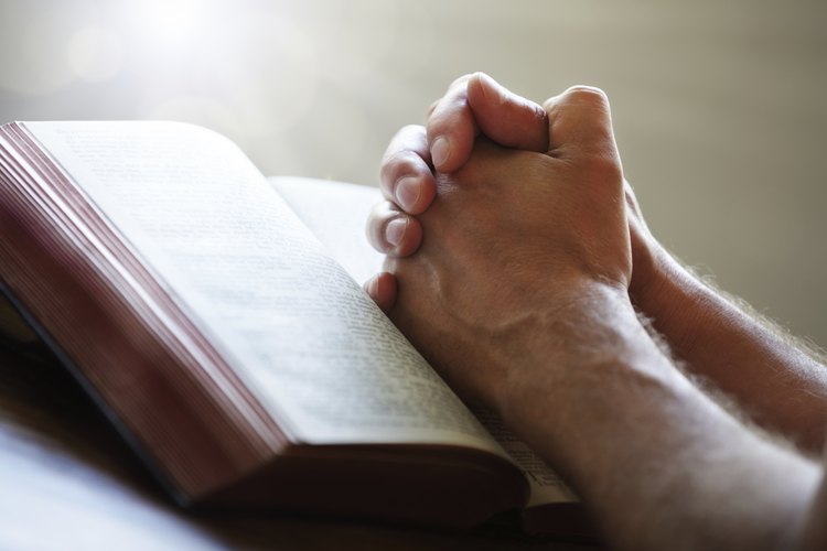 Existen muchas personas que encuentran prosperidad en la lectura que las Santas Escrituras ofrecen.