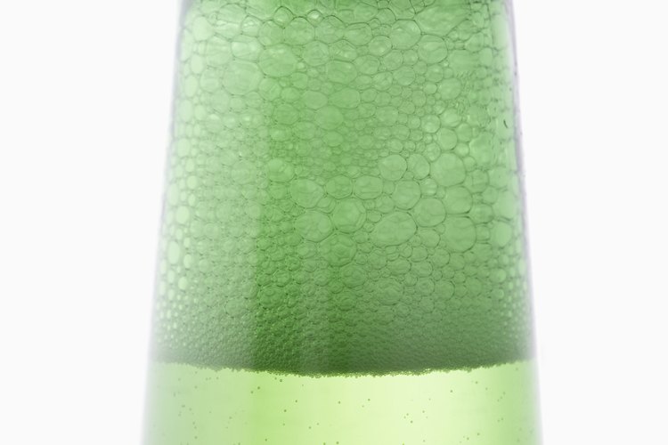 Los tapones de botella son fácilmente reconocibles y un material versátil para manualidades.