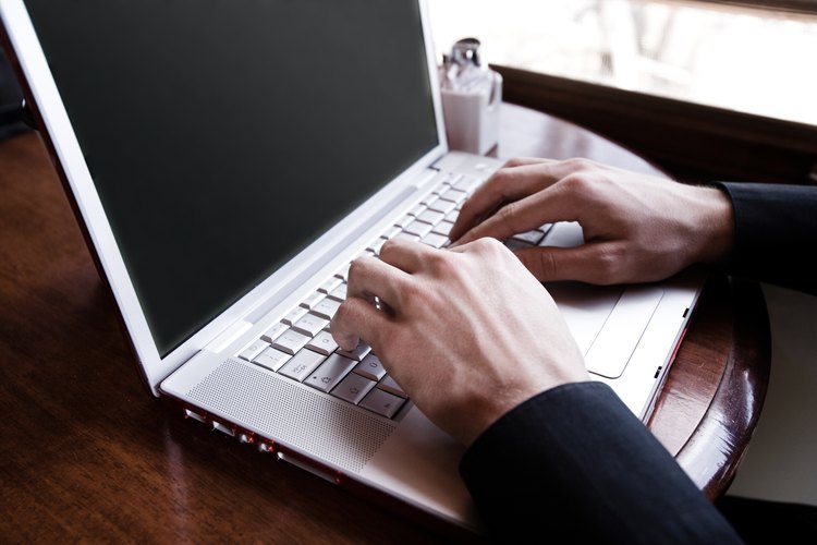 Llama desde una computadora con un servicio telefónico de Internet, tal como Skype.