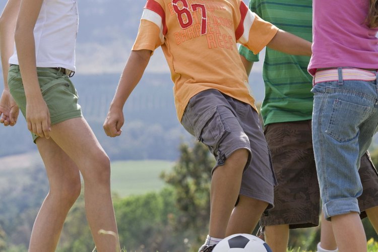 Permite que el patrón de balón de fútbol inspire tu forma de pintar.