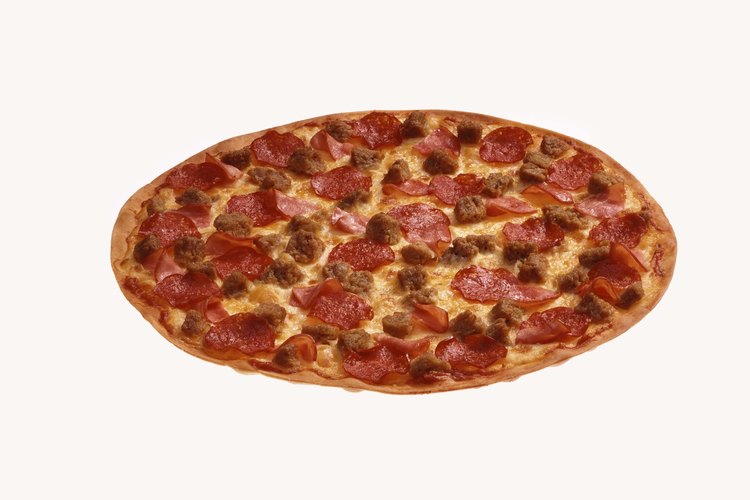 La pizza se cocina en forma más pareja sobre una piedra para horno.