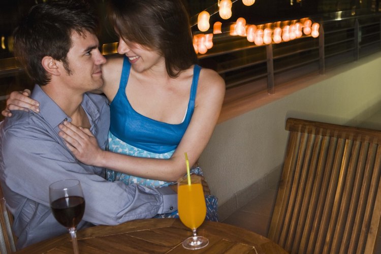 Algunos hombres necesitan saber que te gustan antes de invitarte a salir.
