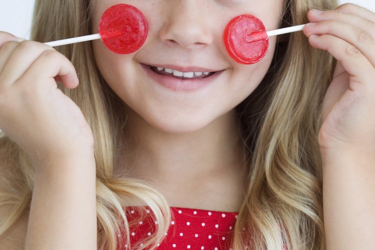 Las paletas de caramelo transparente son una golosina que dura.