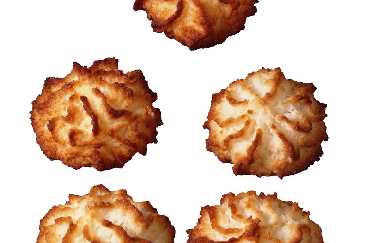 Estos tradicionales macarrones difieren de los franceses en que no están rellenos de crema.