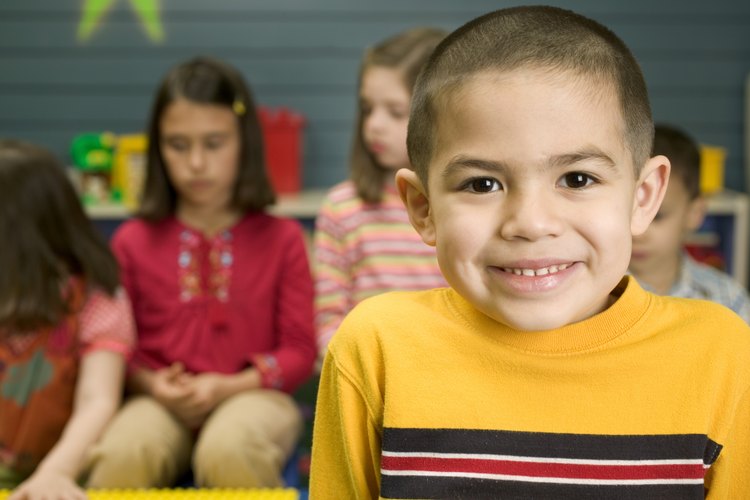Enseña modales a tu hijo como medio de mostrar respeto.