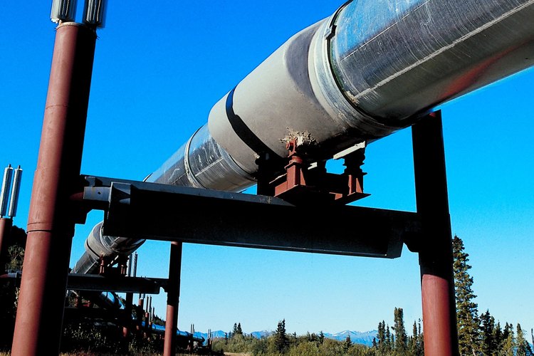 Los pernos A193 se exigen en la construcción de las cañerías de petróleo según los estándares del American Petroleum Institute.