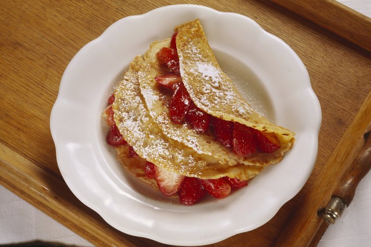 Dedica un día a hacer crepes para almacenarlos y recalentarlos más tarde.