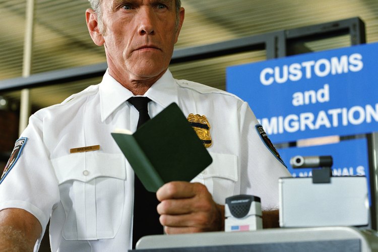 Las cartas al Servicio de Migración y Ciudadanía de los Estados Unidos (USCIS, por sus siglas en inglés) deben incluir evidencia y argumentos contundentes.