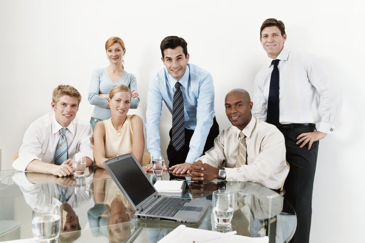 El buen funcionamiento del soporte técnico de la empresa son responsabilidad del gerente técnico.