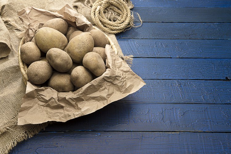 Cosas que necesitarás para hacer papas fritas saludables y crujientes.