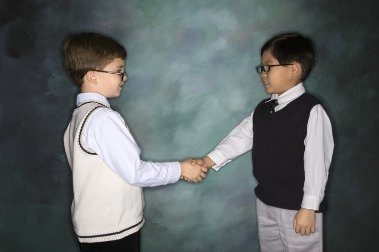 Con una instrucción positiva, los niños pueden aprender buenos modales corteses.
