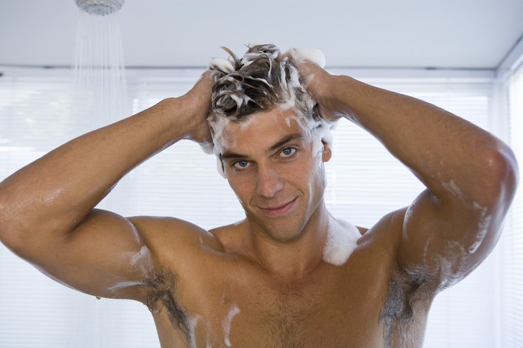 Hacer que vuelva a crecer el cabello de la sien puede ser un reto, pero existen otras opciones si no tienes éxito.