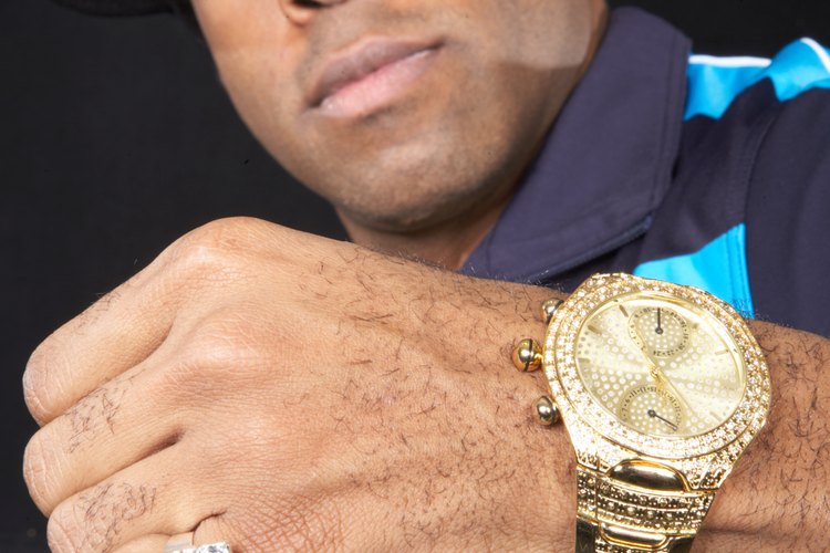 Mantén tu reloj brillante de limpio.