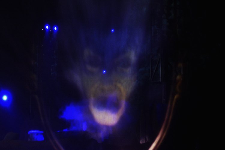 Los orbes fotografiados usualmente son partículas de polvo, no fantasmas.