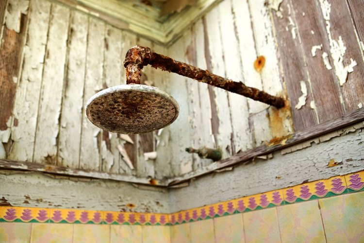 Para fines de comparación, un grifo de la ducha utiliza líneas de agua de tubos de cobre de 1/2 pulgada (1,27 cm).